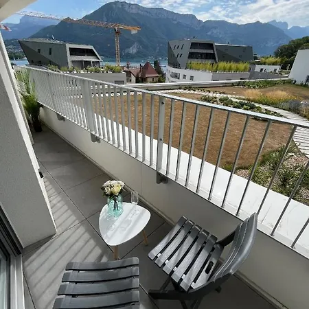 Apartment View Point And Mountains